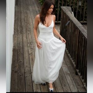 Gianni Bini
x Caelynn Bell Mary Satin Chiffon V-Neck Sleeveless Drop Waist Dress